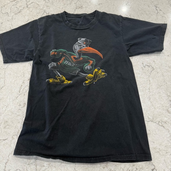 Miami Hurricanes Fanatics T-shirt Sebastian Ibis Mascot Men Small. - Picture 1 of 4